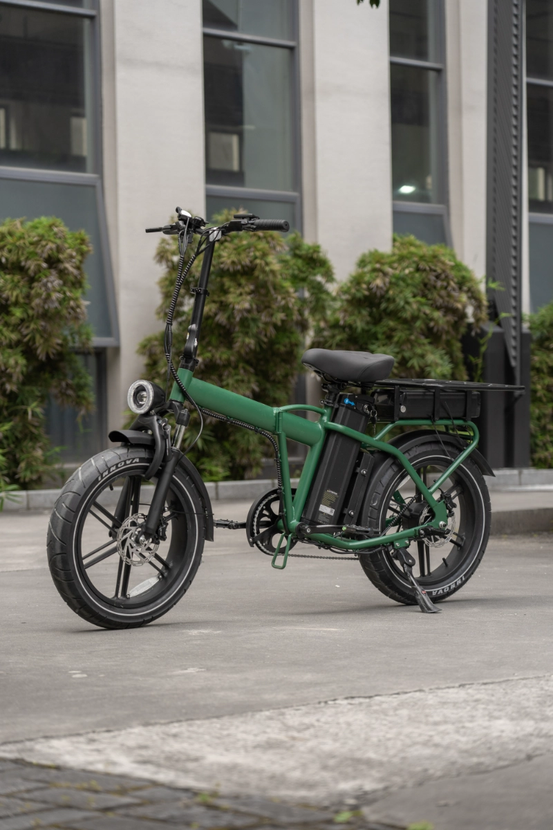 Dodavatel městsk&yacute;ch elektrick&yacute;ch kol pro doj&iacute;žděj&iacute;c&iacute; elektrokola na zak&aacute;zku s tlust&yacute;mi pneumatikami